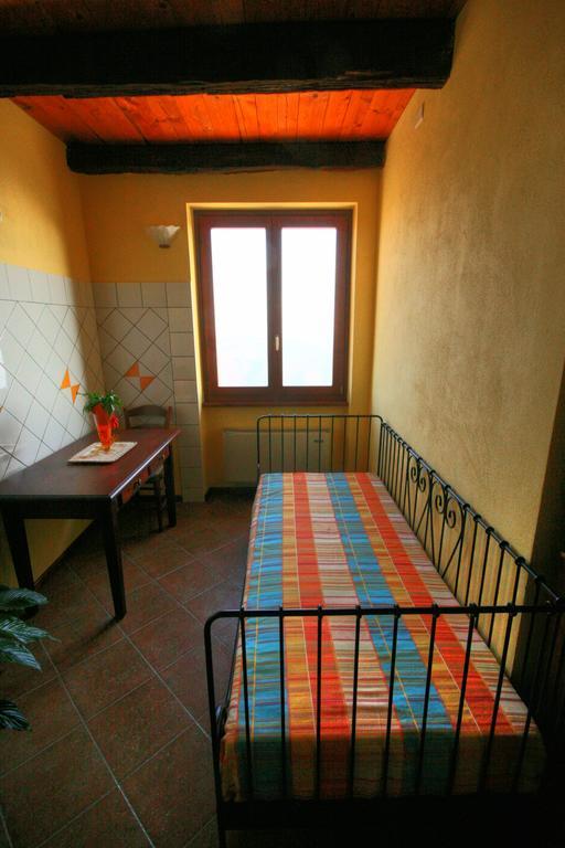 Azienda Agrituristica Alcastle Montabone Kültér fotó